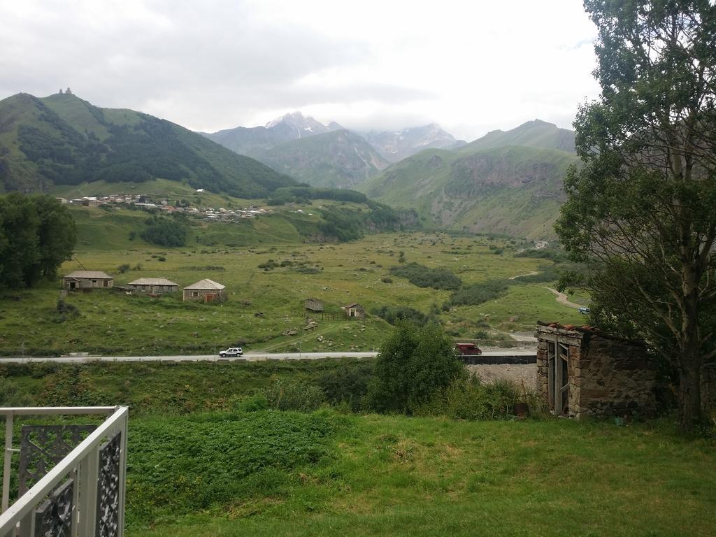 Zura'S Guesthouse Kazbegi Kültér fotó